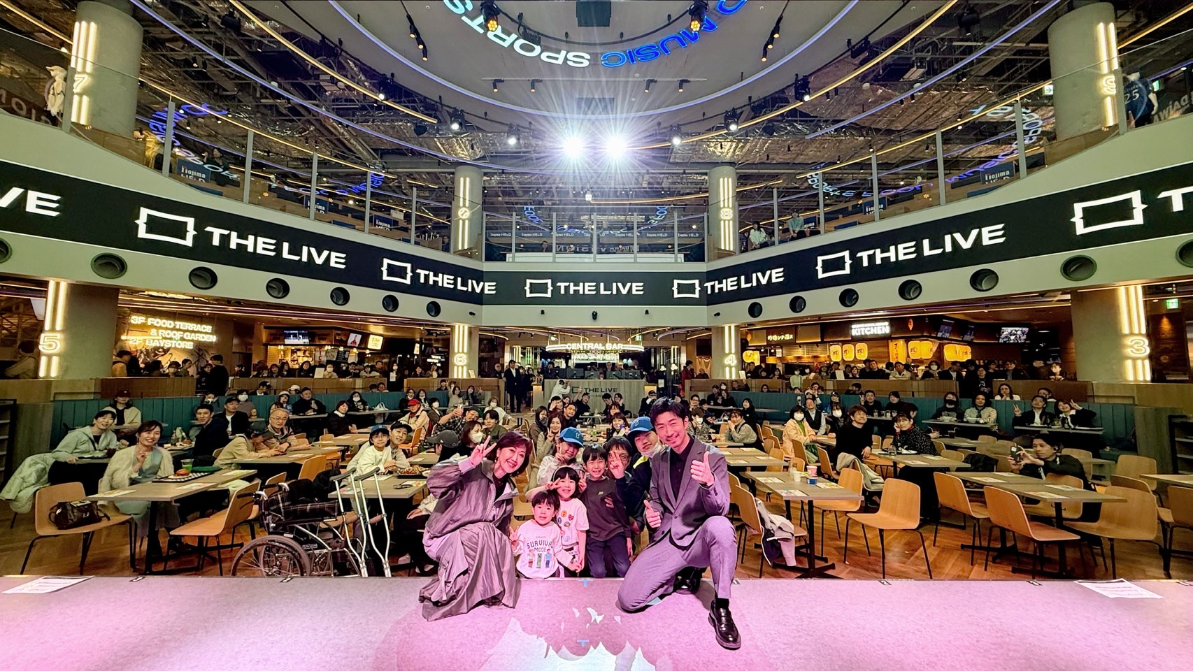 「THE LIVE」オープニングイベント全景