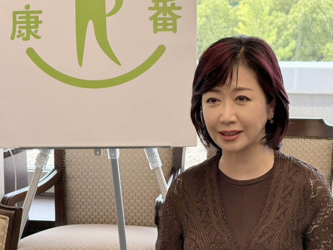 懇談する伍代夏子氏